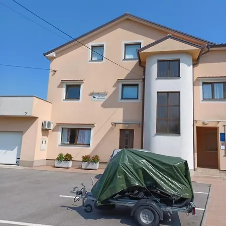 Alen Apartmán Podhum